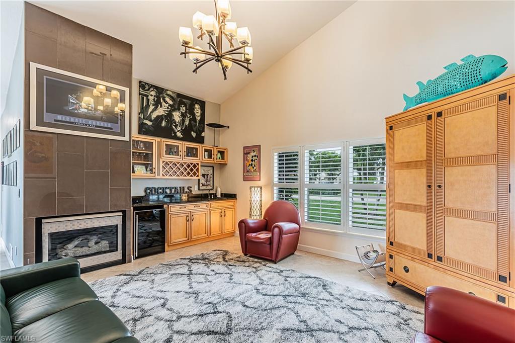 PORT OF THE ISLANDS - Residential