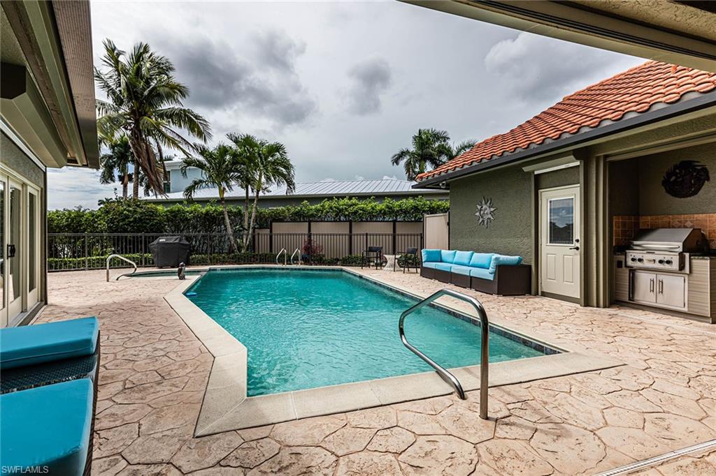 PORT OF THE ISLANDS - Residential