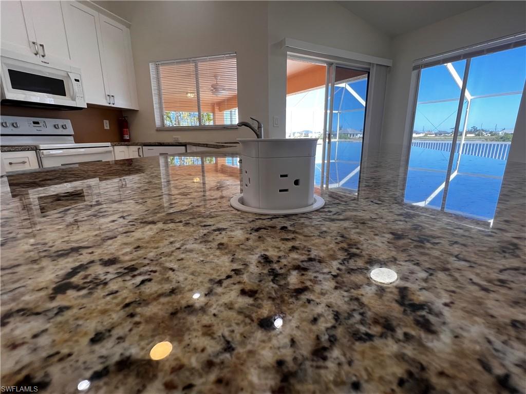 CAPE CORAL - Residential Lease