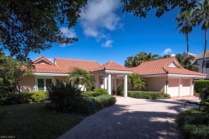 What a precious discovery! 661 Galleon Drive is nestled along Jamaica Channel with an open view of wider water. A covered boat slip is an added convenience for the boater and a valuable asset; such slips are permitted in only a few locations in Port Royal. Port Royal Club Membership eligibility.