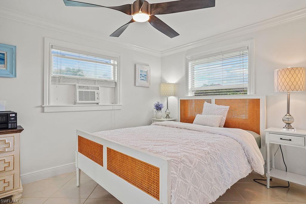 NAPLES PARK - Residential