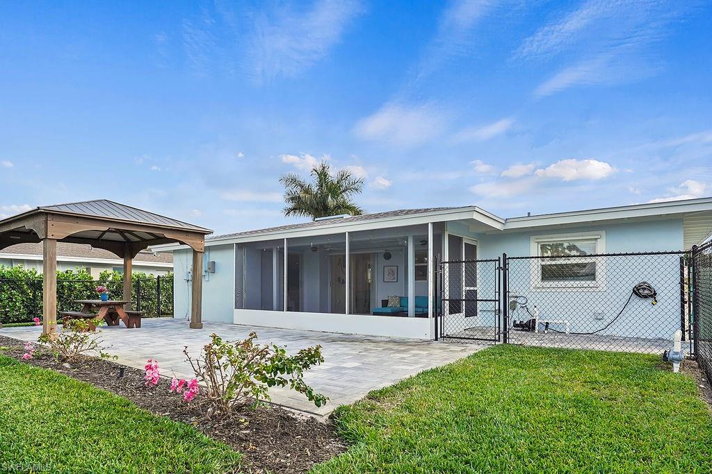 NAPLES PARK - Residential