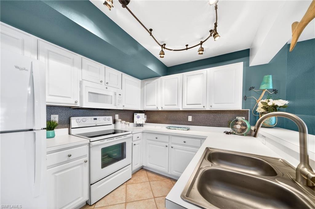 THE RESIDENCE - Residential