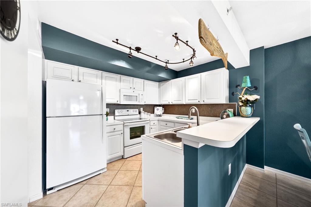 THE RESIDENCE - Residential