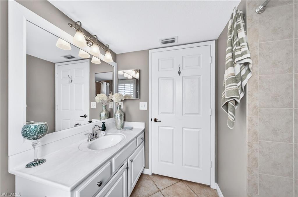 THE RESIDENCE - Residential