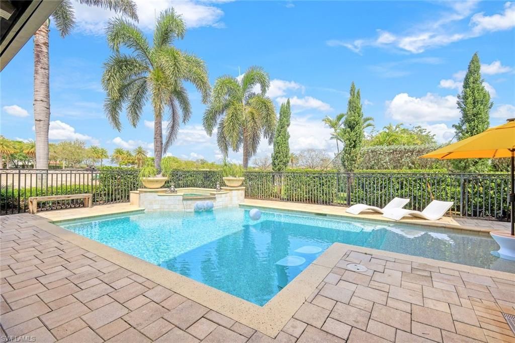 Photo of 16699 Pistoia WAY, NAPLES, FL 34110 (MLS # 225062885)