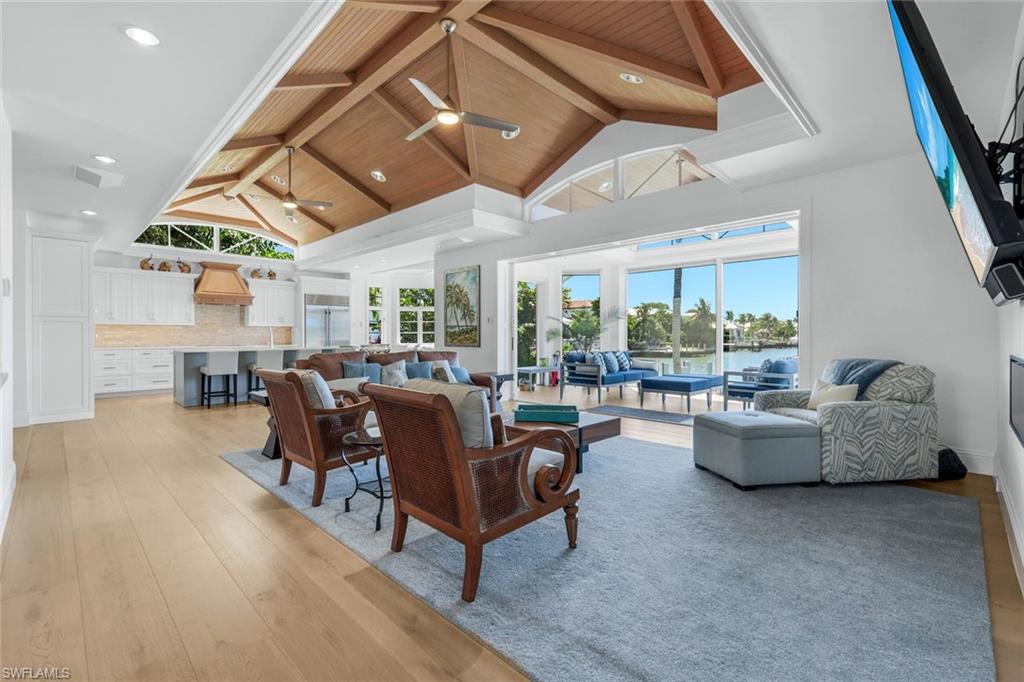 MOORINGS - Residential