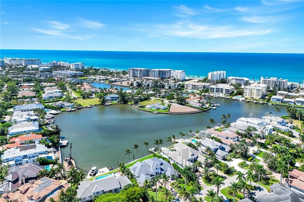 MOORINGS - Residential