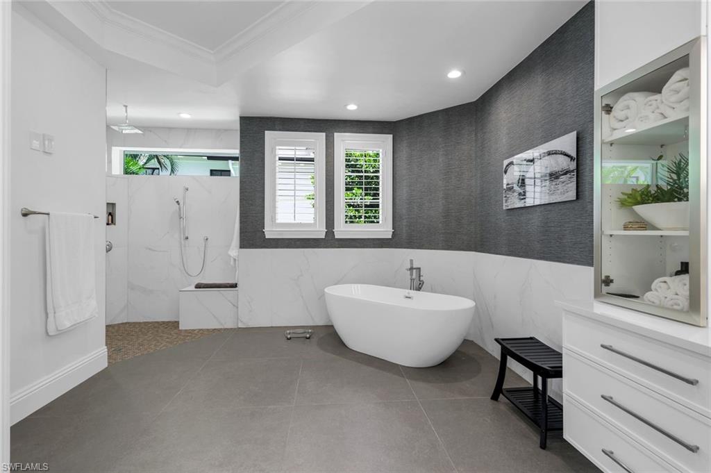 MOORINGS - Residential