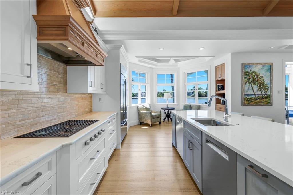 MOORINGS - Residential