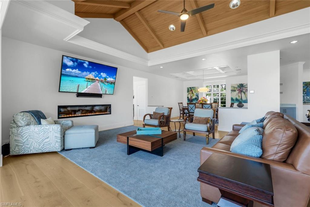 MOORINGS - Residential