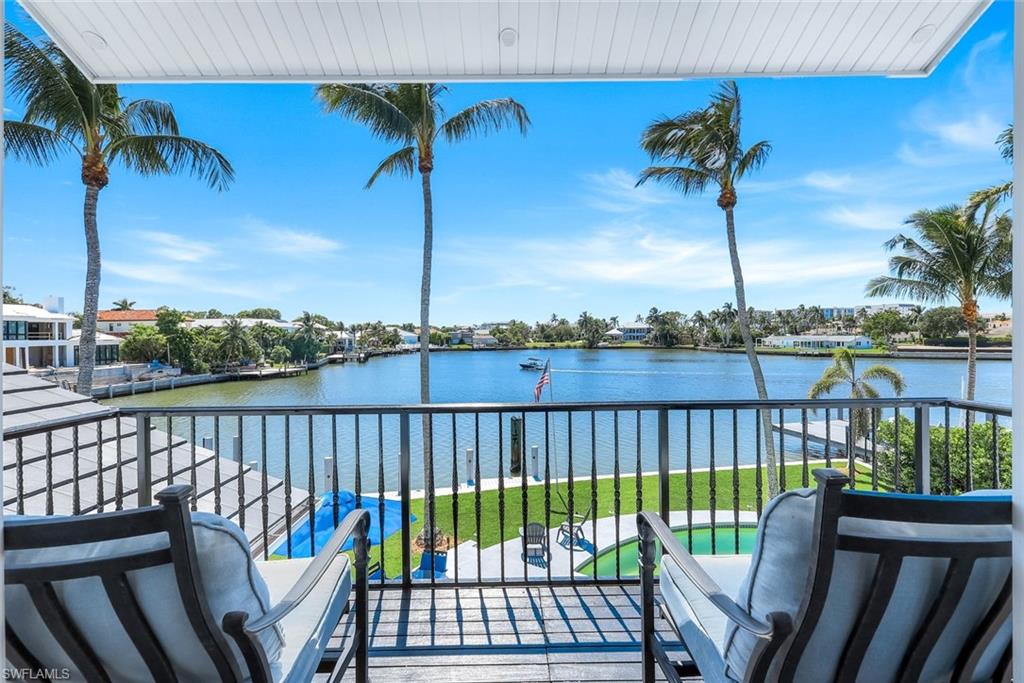 MOORINGS - Residential