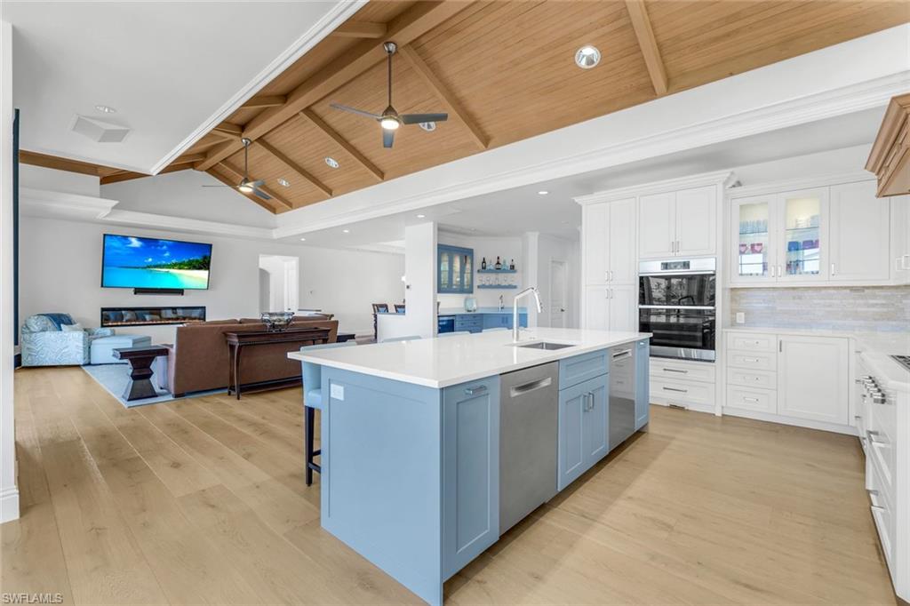 MOORINGS - Residential