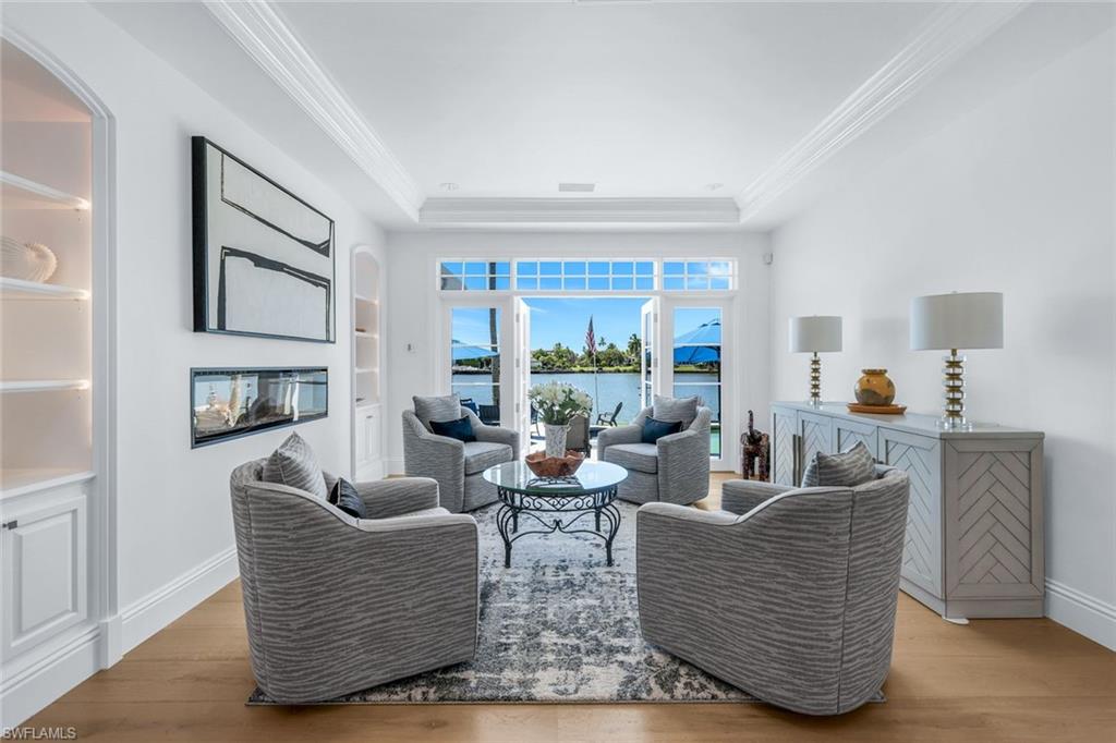 MOORINGS - Residential