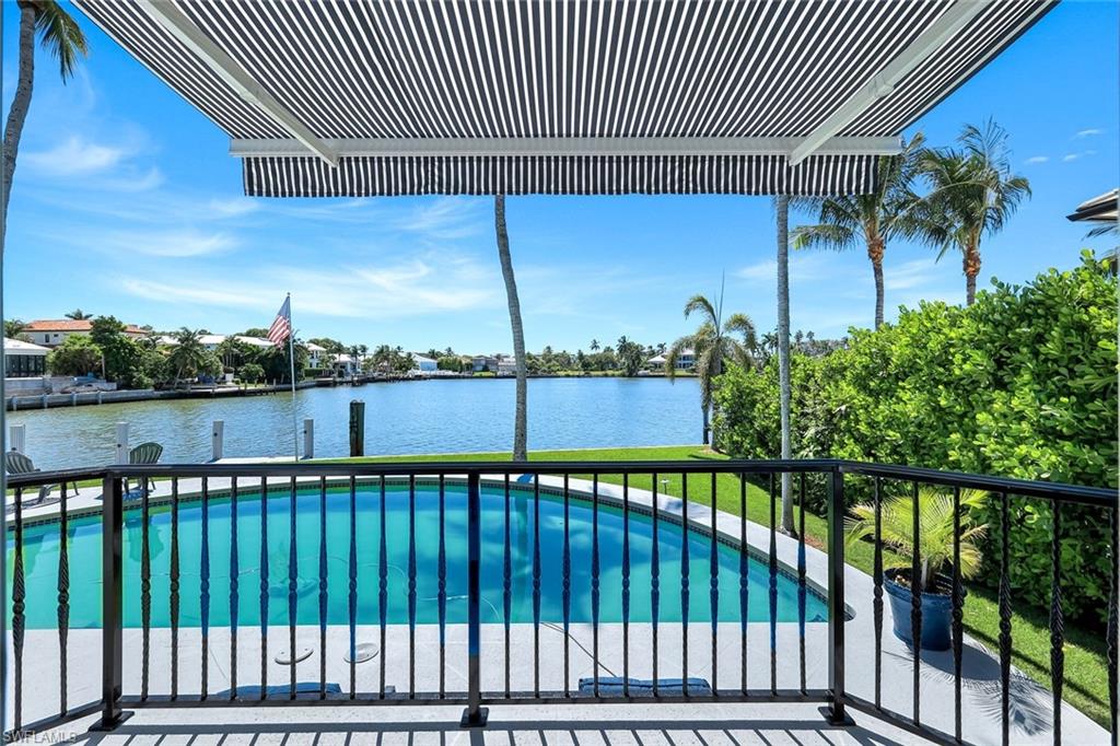 MOORINGS - Residential