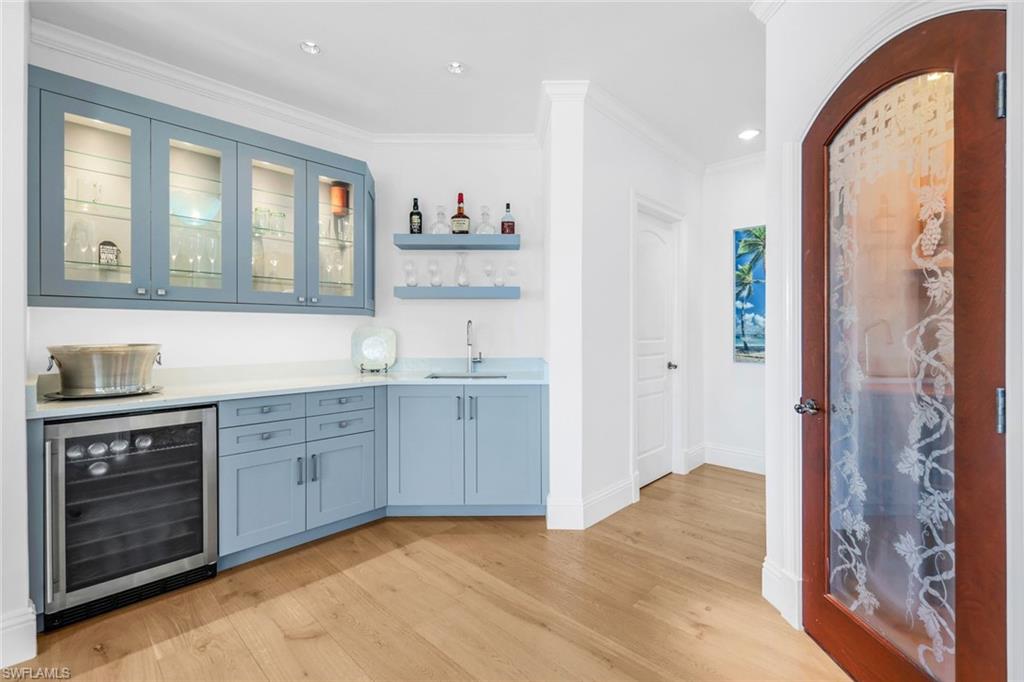 MOORINGS - Residential