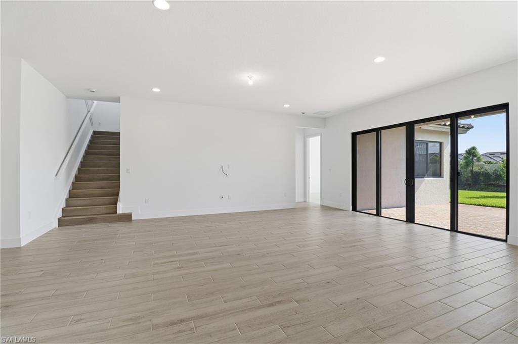 MAPLE RIDGE - Residential