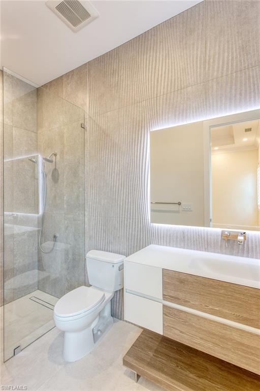 MOORINGS - Residential