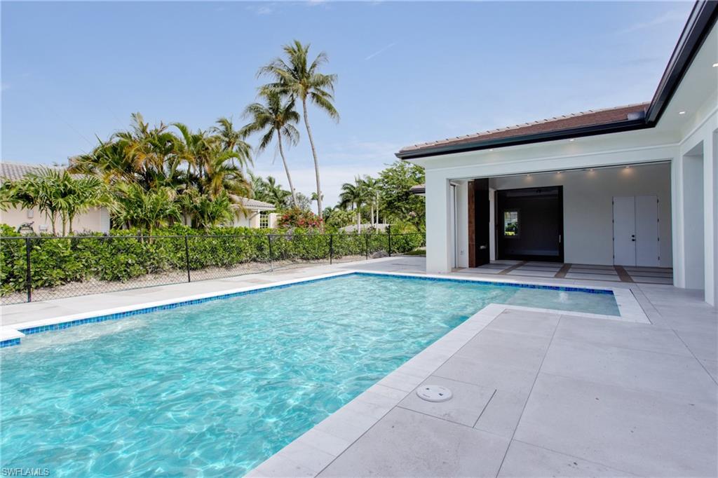 MOORINGS - Residential