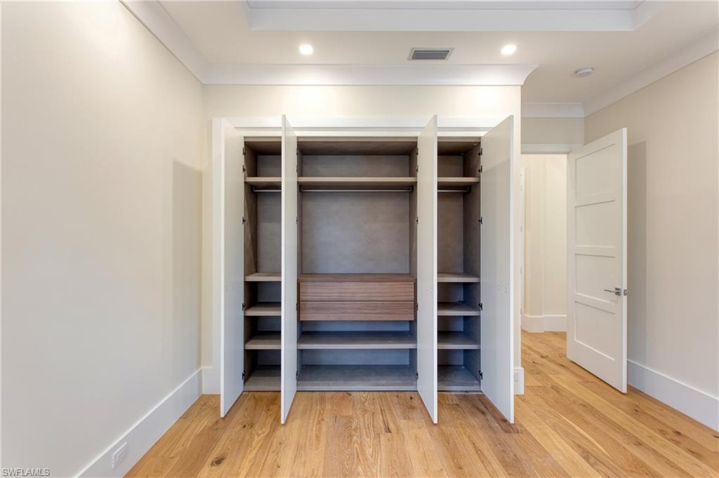 MOORINGS - Residential