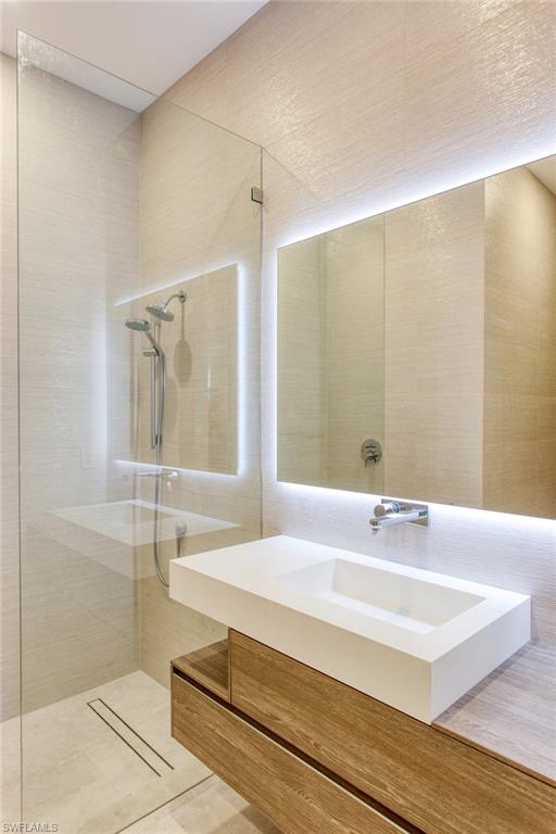 MOORINGS - Residential