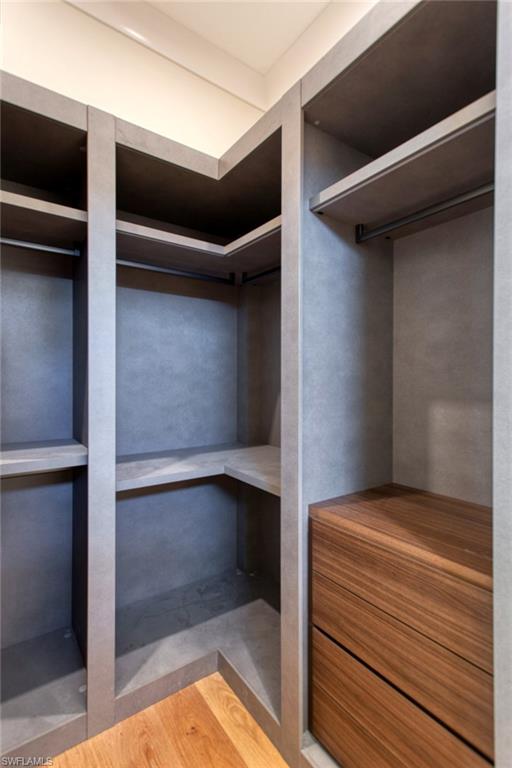 MOORINGS - Residential