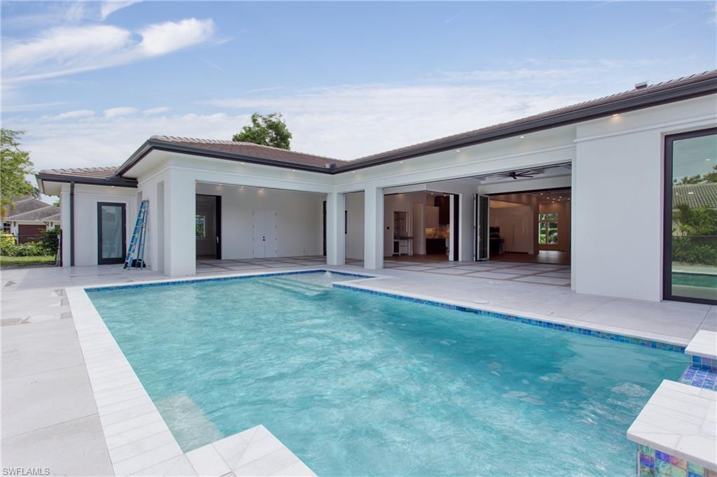 MOORINGS - Residential