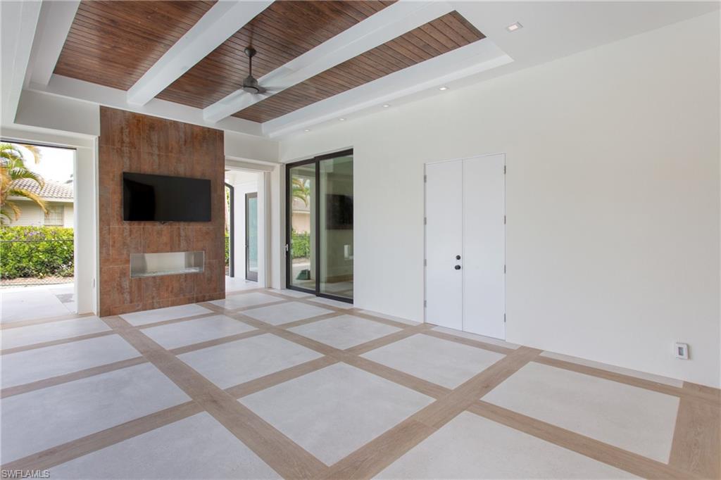 MOORINGS - Residential