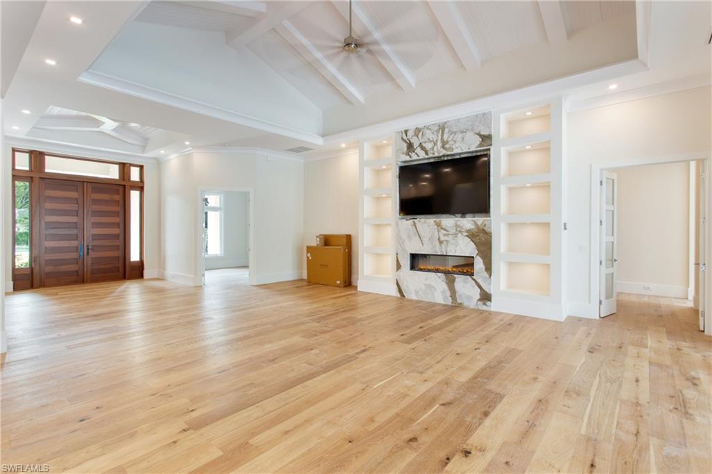 MOORINGS - Residential