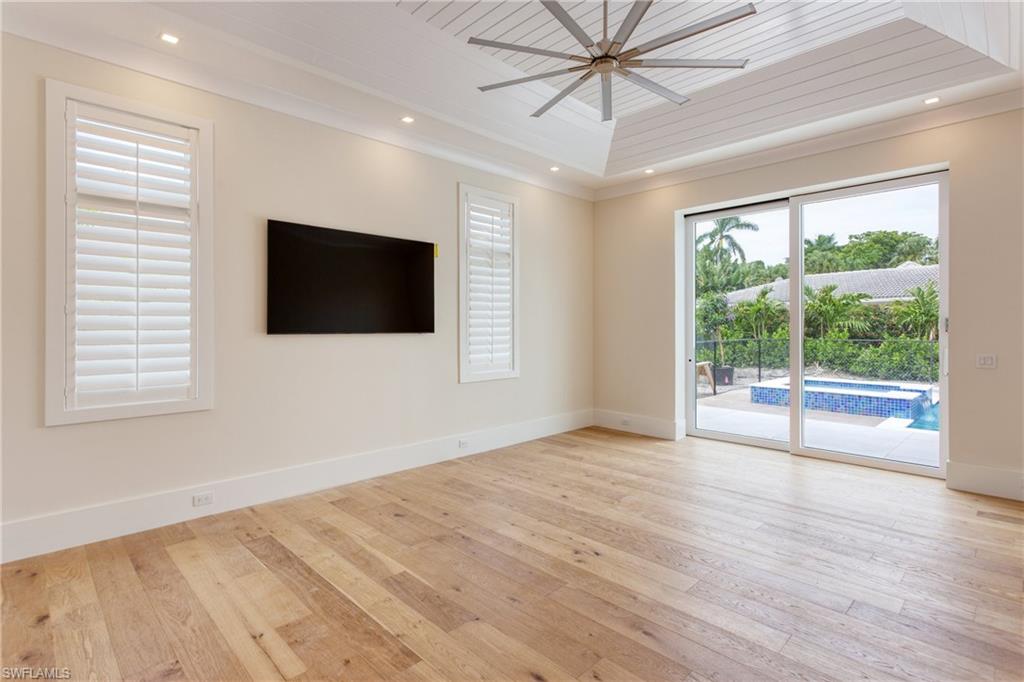 MOORINGS - Residential