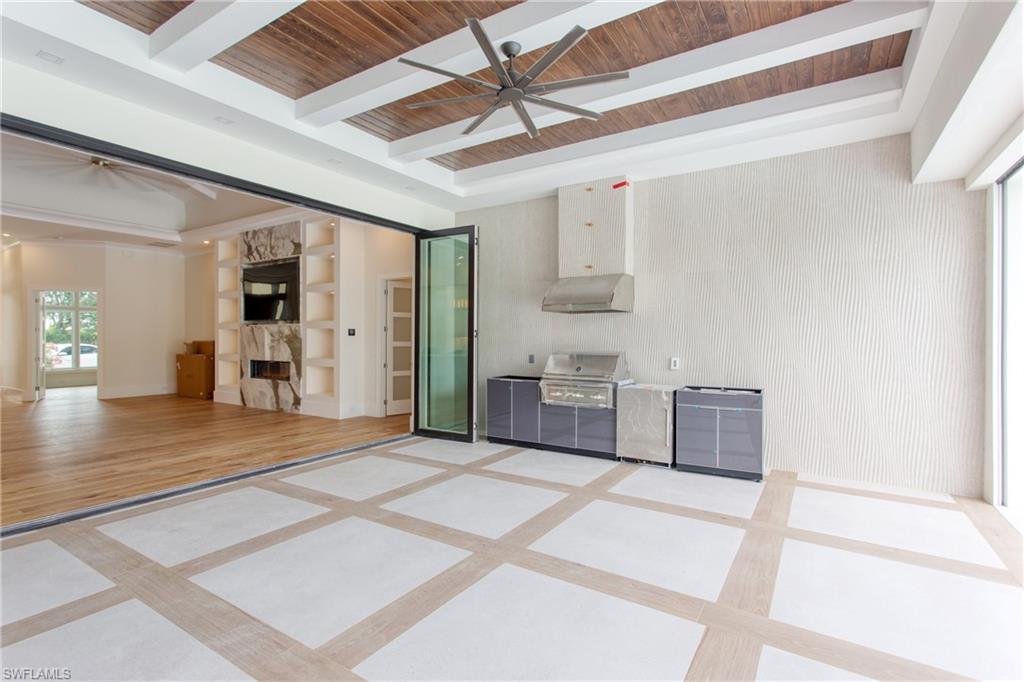 MOORINGS - Residential