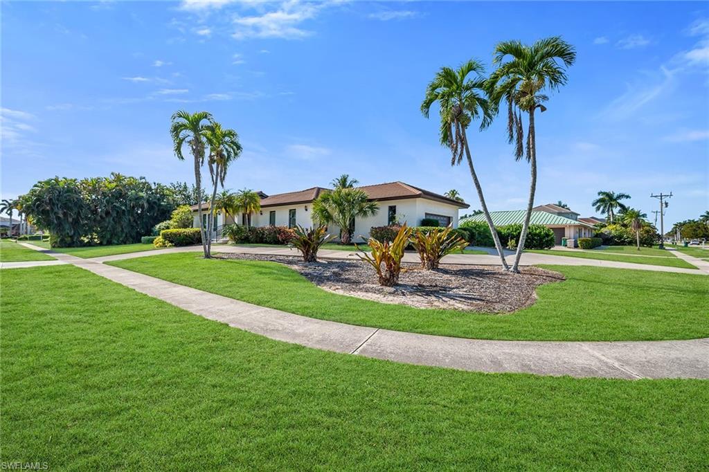 MARCO BEACH - Residential