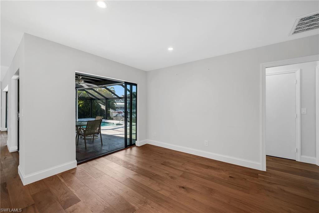 MARCO BEACH - Residential