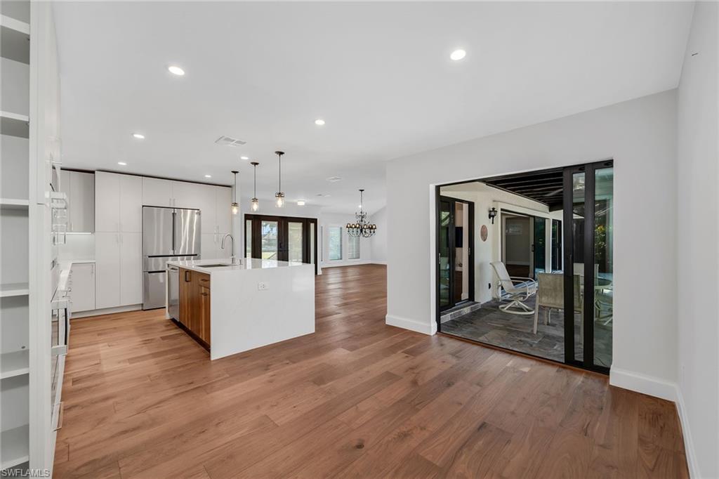 MARCO BEACH - Residential