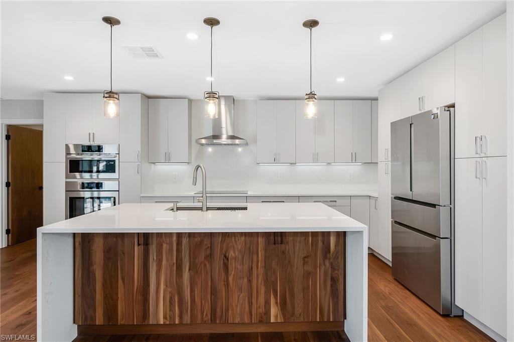 MARCO BEACH - Residential