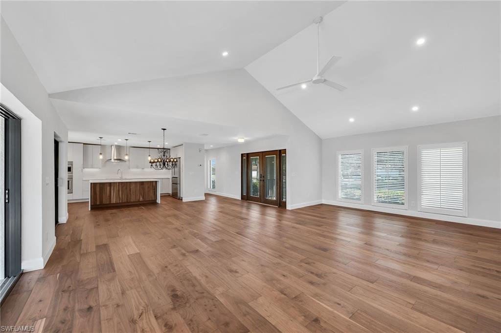 MARCO BEACH - Residential