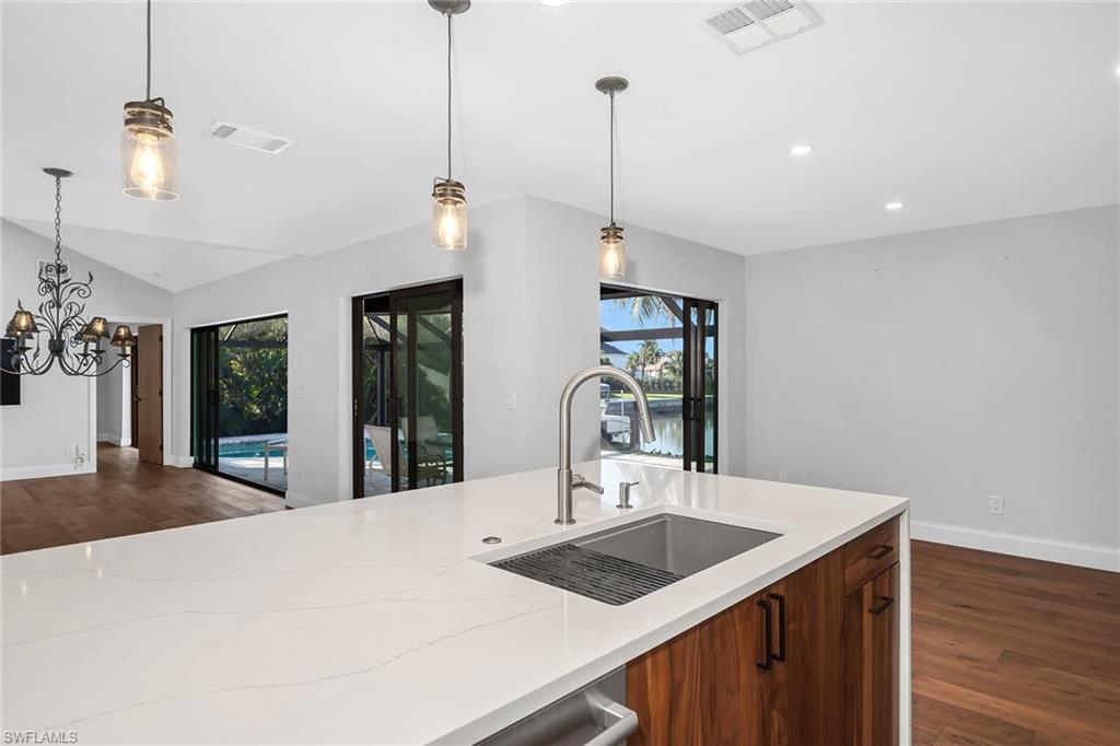 MARCO BEACH - Residential