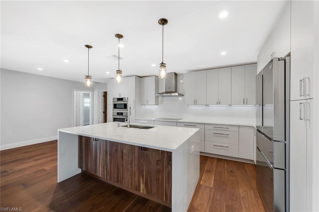 MARCO BEACH - Residential