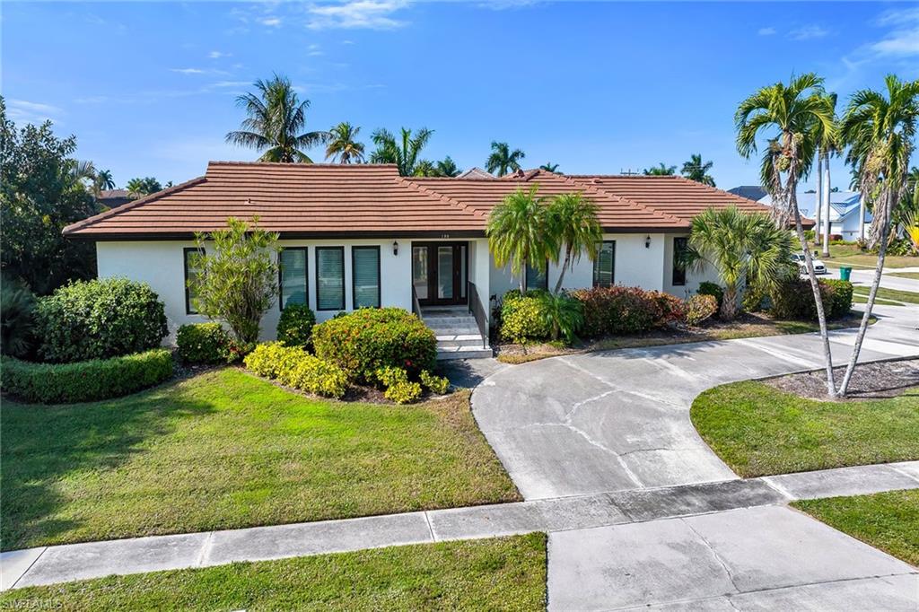 MARCO BEACH - Residential