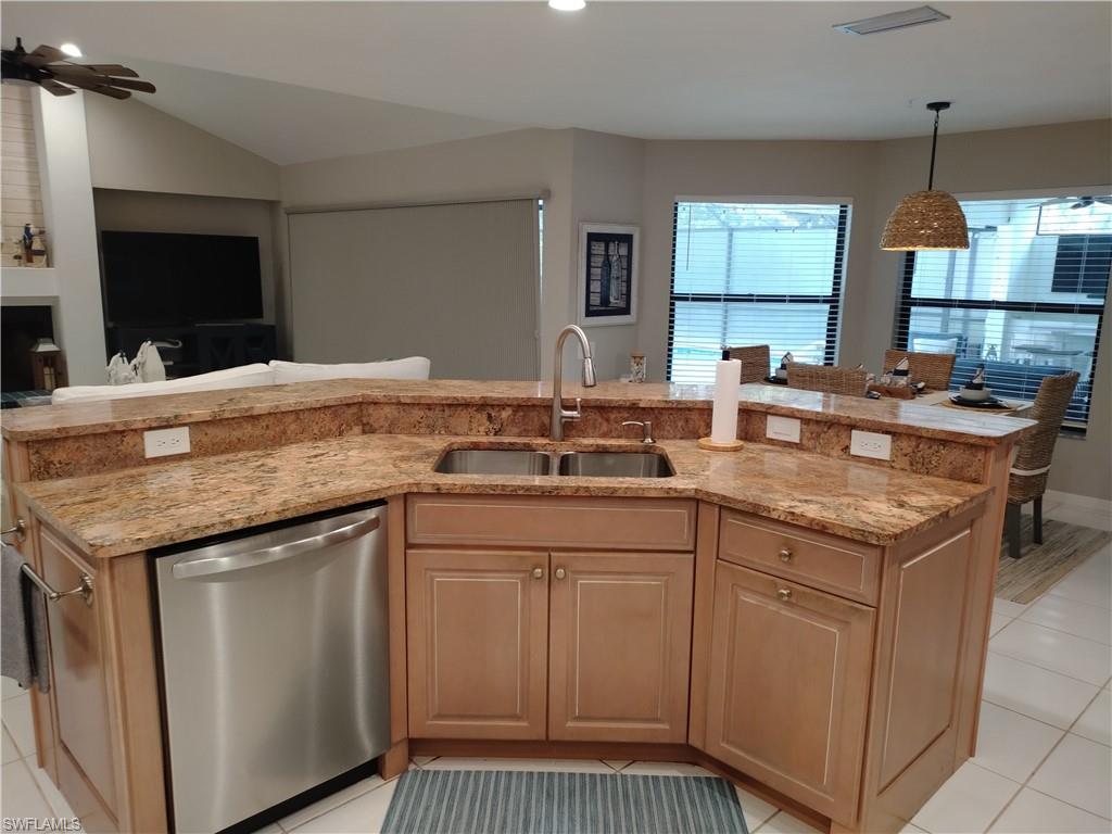 VANDERBILT LAKES - Residential