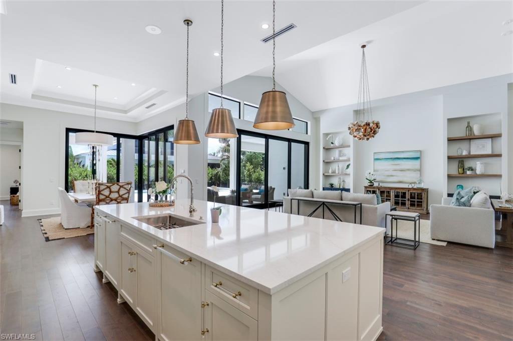 MOORINGS - Residential