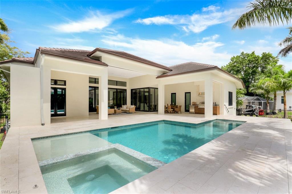 MOORINGS - Residential