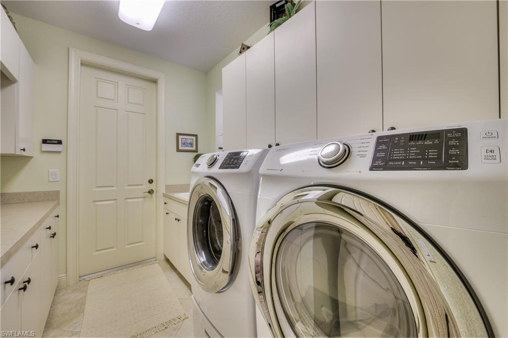 SHADETREE POINT - Residential