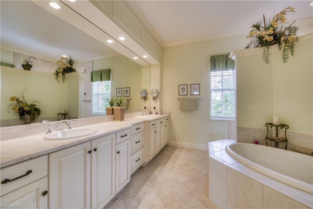 SHADETREE POINT - Residential