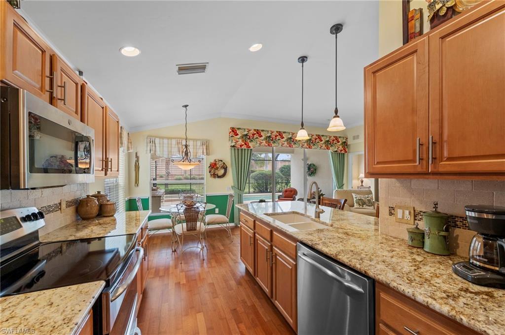 SABAL POINTE - Residential