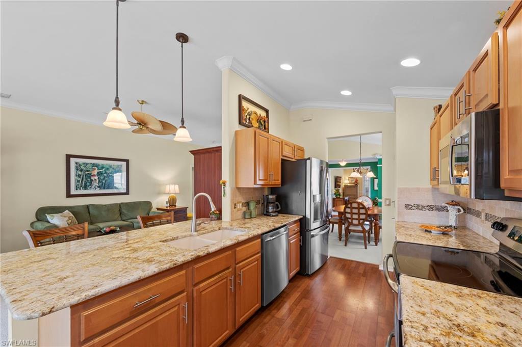 SABAL POINTE - Residential