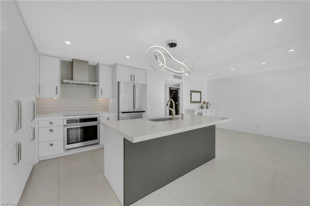 2800 Gulf Shore BLVD N 101