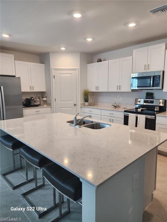 SAVANNA LAKES - Residential