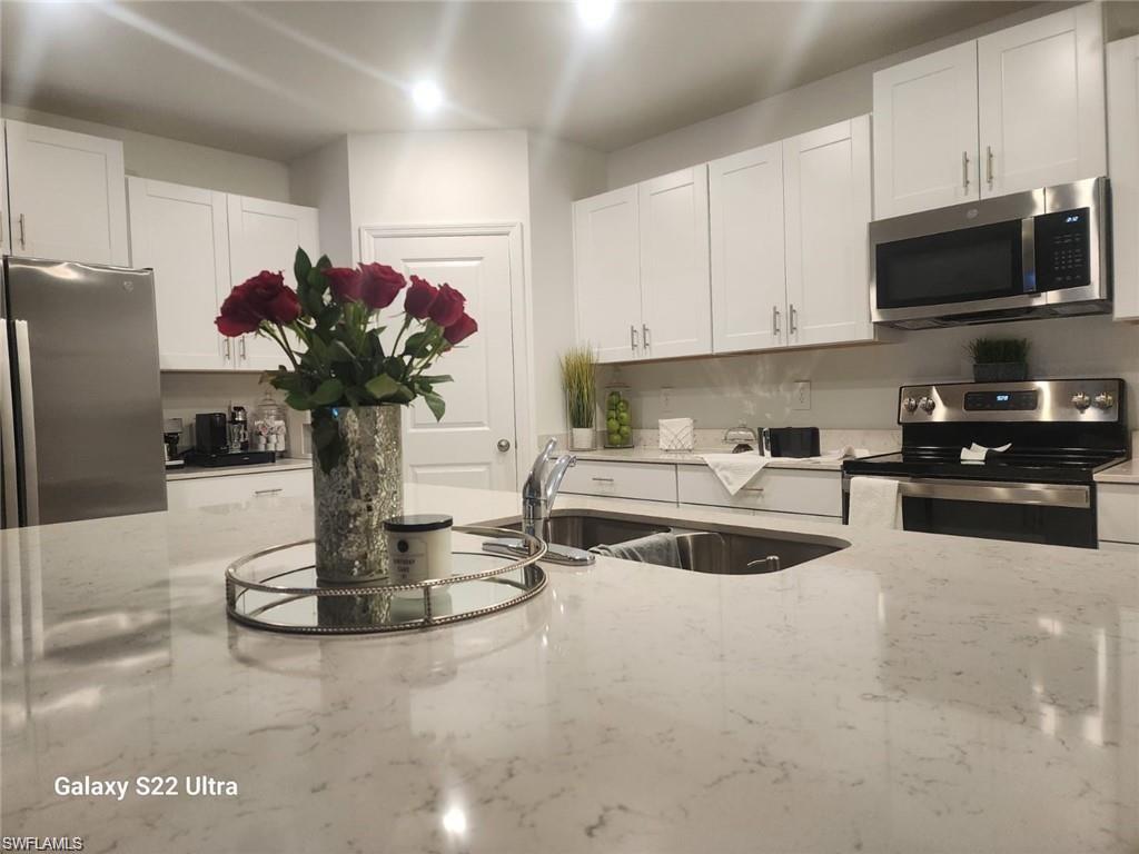 SAVANNA LAKES - Residential