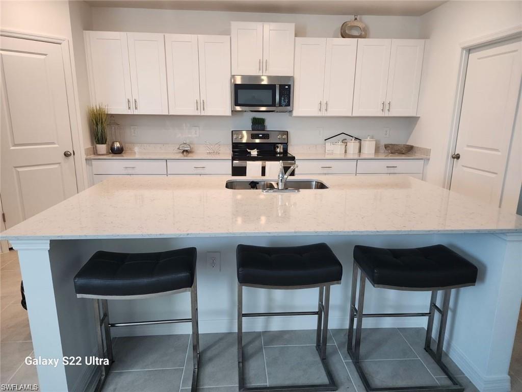 SAVANNA LAKES - Residential